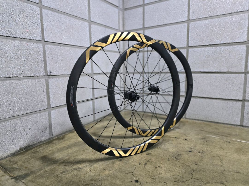 아비아브 더 뉴 에어로엑스 40 카본 디스크 튜블러 휠셋 팝니다.--9