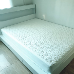 동서가구 소프 LED 수납 화이트 퀸침대(서랍형) 침대팝니다