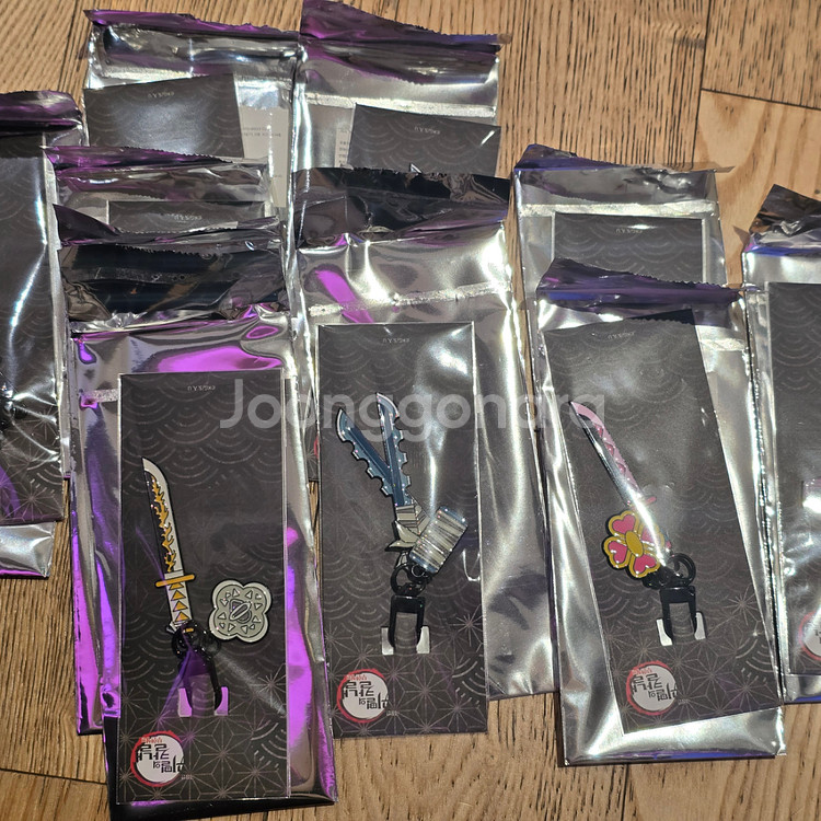 귀멸의 칼날 일륜도 키링 젠이츠, 미츠리, 이노스케--0