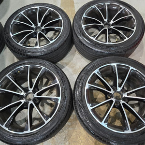 (판매) 아우디a4 18인치 휠타이어 판매합니다 