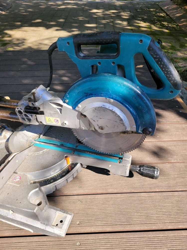 마키다1018L슬라이딩각도절단기. 260mm 엘케마키다정품 이미지