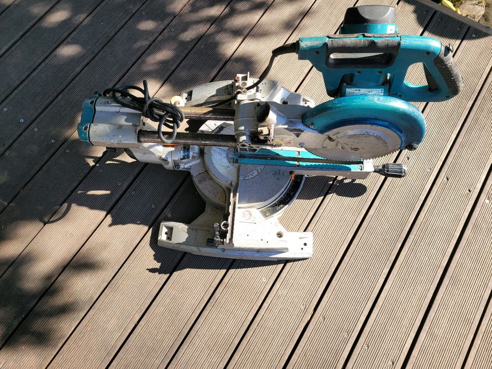 마키다1018L슬라이딩각도절단기. 260mm 엘케마키다정품 이미지