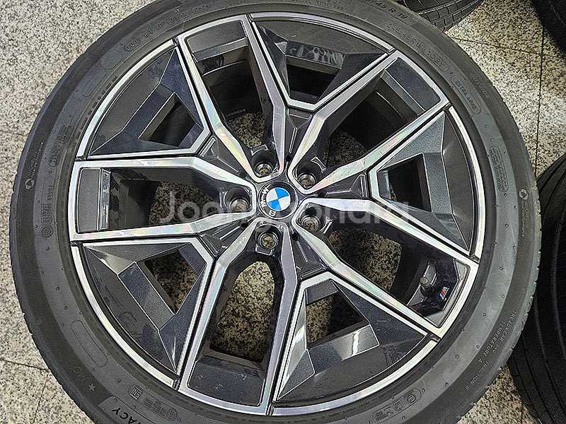 BMW G60 5시리즈 19인치 936M 정품 휠타이어 셋트--2