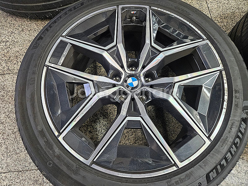 BMW G60 5시리즈 19인치 936M 정품 휠타이어 셋트--7