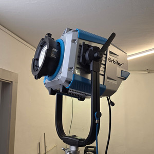 arri orbiter 아리 오비터 (500w, 컬러)