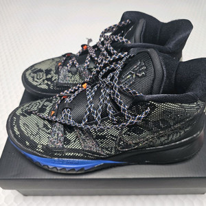 나이키 카이리7 260