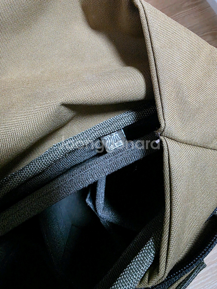 우탄크래프트 PILOT TRAVEL BAG 10L - Khaki Brown--2