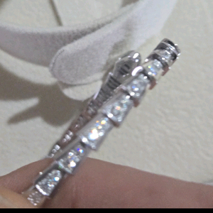 18k 뱀모양 화이트골드 팔찌팝니다