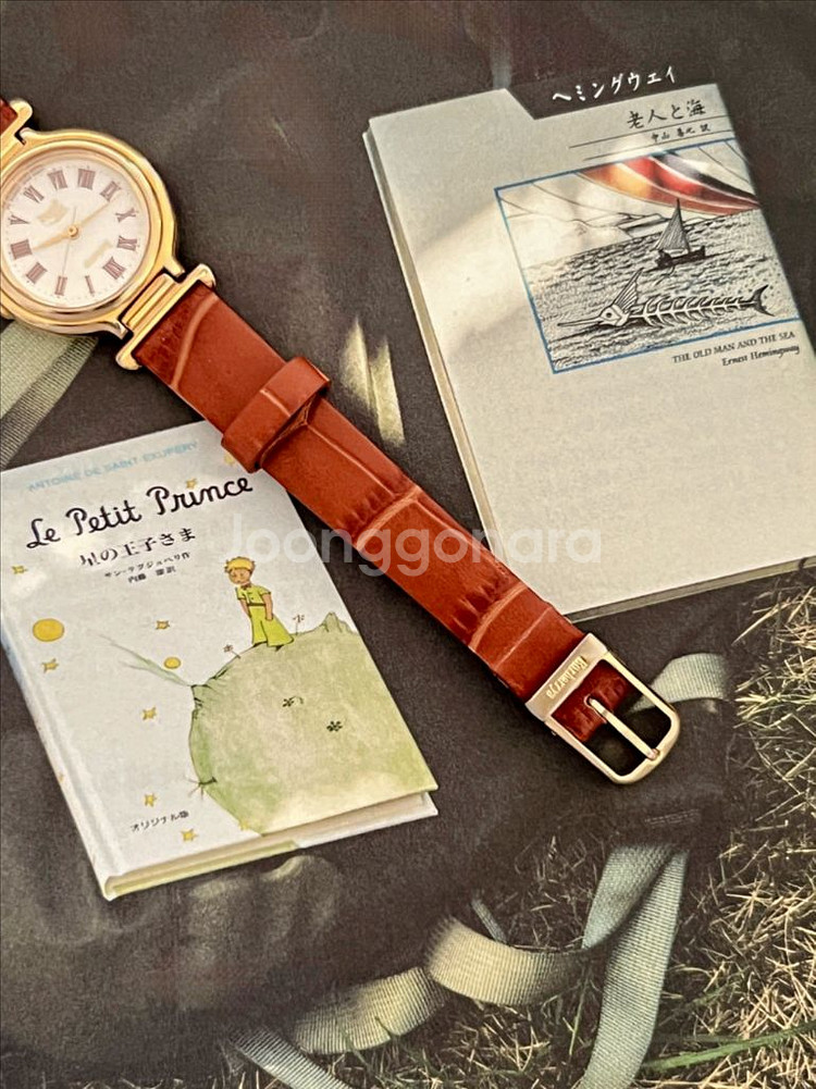 BURBERRY 골드 라운드 버버리 빈티지 시계--5