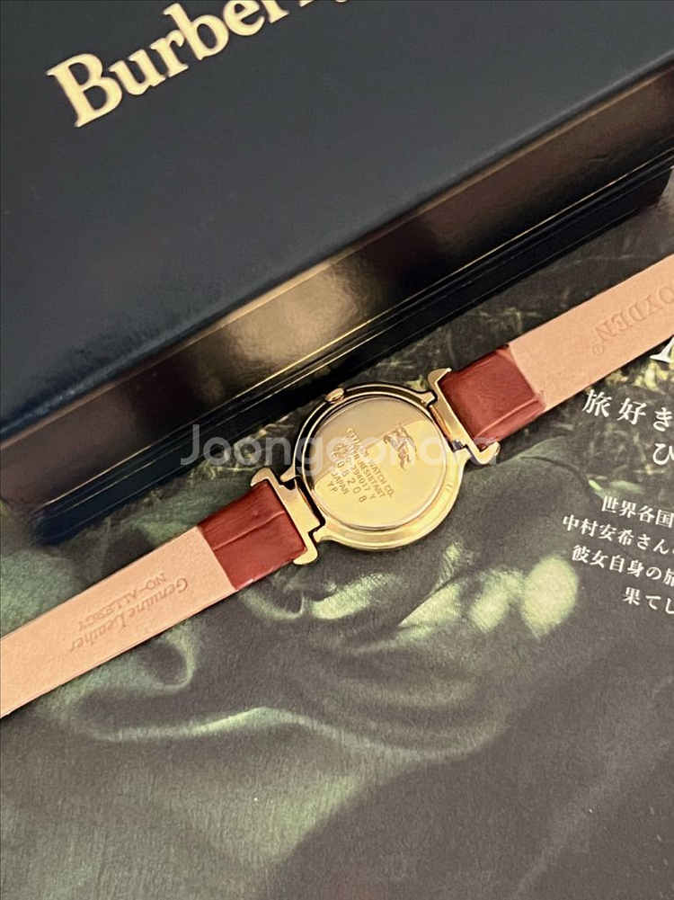 BURBERRY 골드 라운드 버버리 빈티지 시계--6