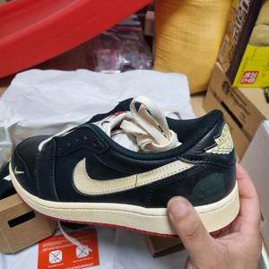 조던 1 x 나이젤 실베스터 레트로 로우 OG 베러 위드 타임 265