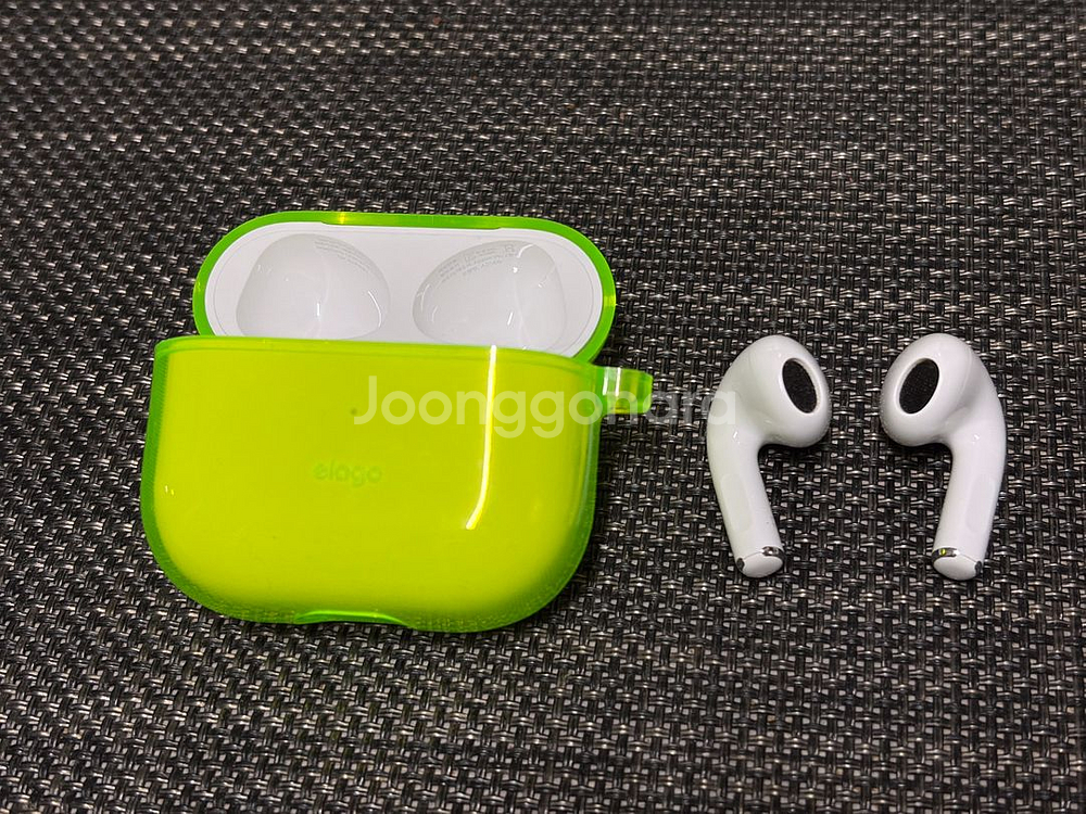 애플 에어팟3 맥세이프 깨끗하게 사용한 기기--1