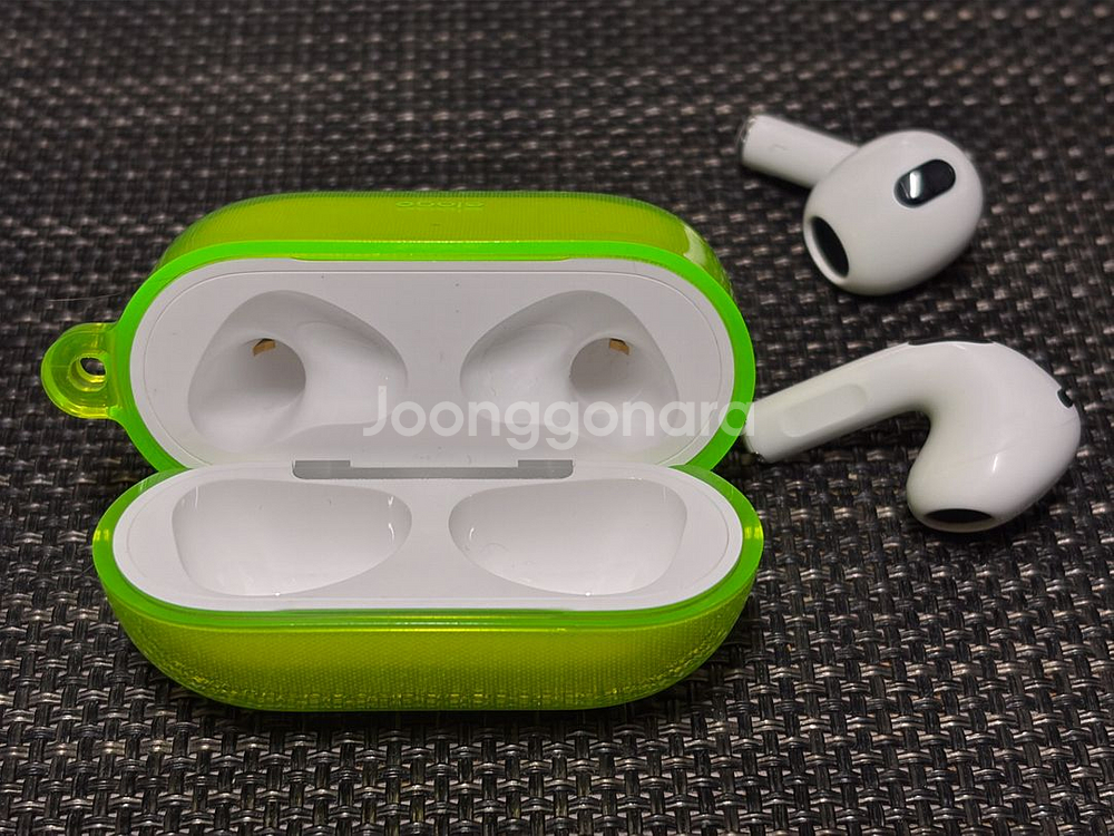 애플 에어팟3 맥세이프 깨끗하게 사용한 기기--2