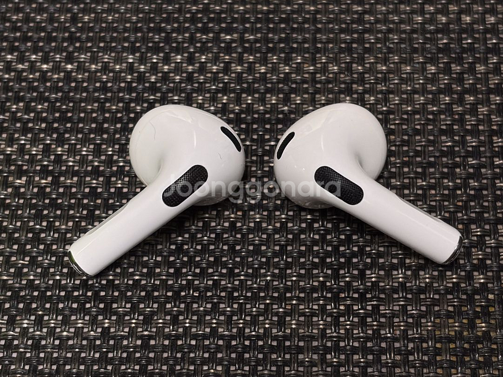 애플 에어팟3 맥세이프 깨끗하게 사용한 기기--3