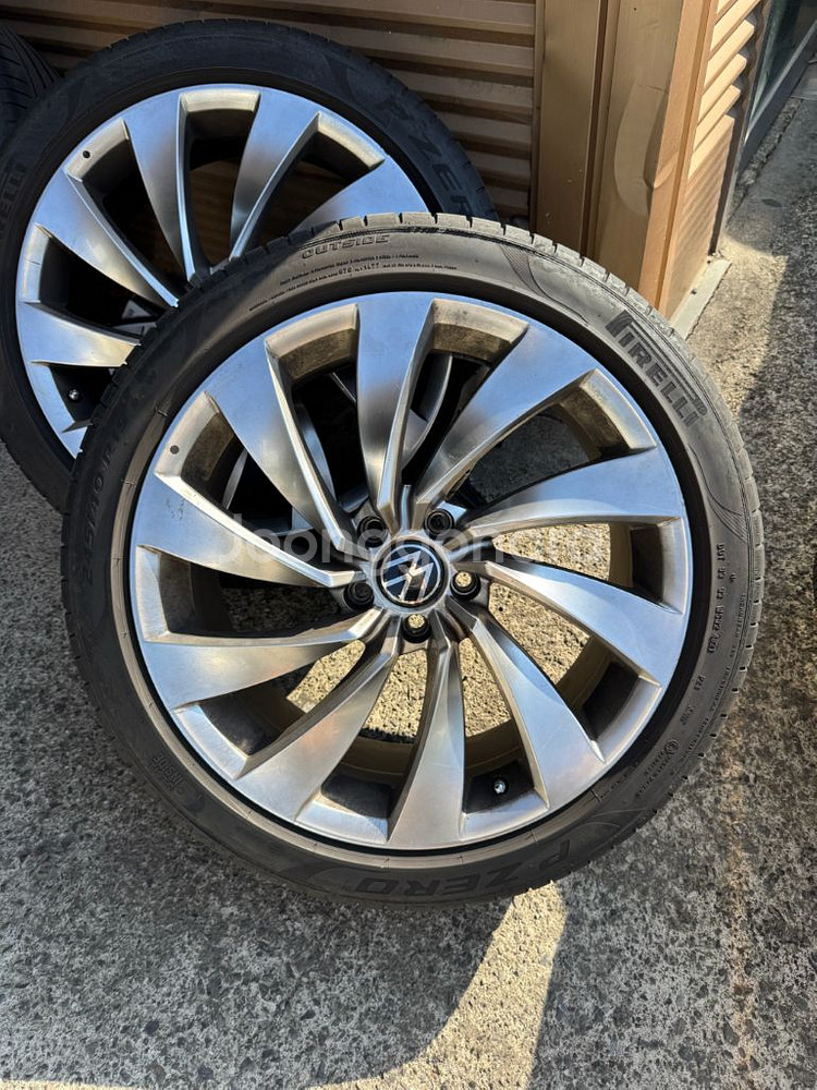 폭스바겐 19인치 휠(로사리오) 245 40 19 윈터--1