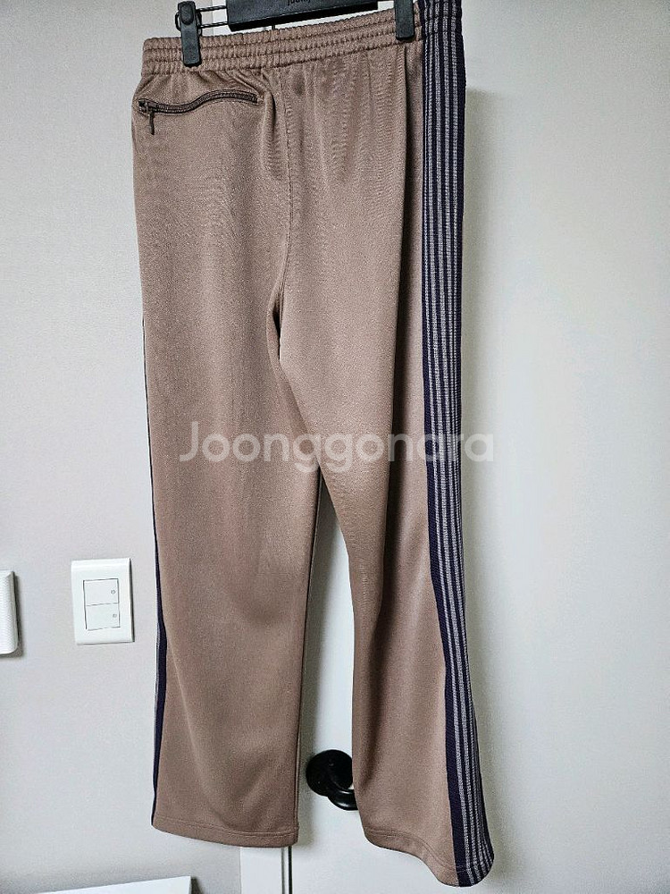 [s]니들스 트랙팬츠 스트레이트 타우페--7