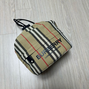 버버리 포이베 버킷백