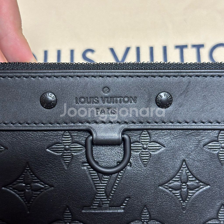 [풀구성] 루이비통 쉐도우 포쉐트 디스커버리 클러치--2