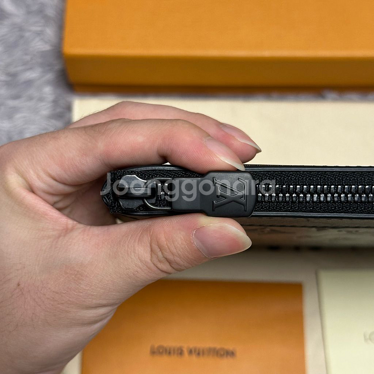 [풀구성] 루이비통 쉐도우 포쉐트 디스커버리 클러치--6