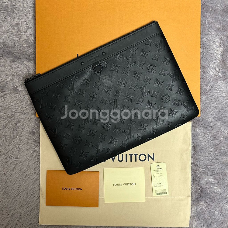 [풀구성] 루이비통 쉐도우 포쉐트 디스커버리 클러치--8