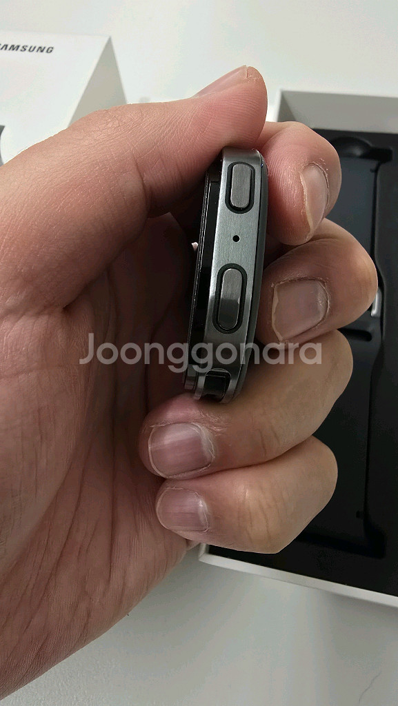 갤럭시워치8 44mm 블랙 새상품급 풀박스 + 필름많음--2