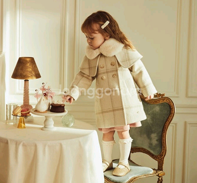 밍크뮤 FUR 카라 케이프 코트 24개월 두번착용 운포--3