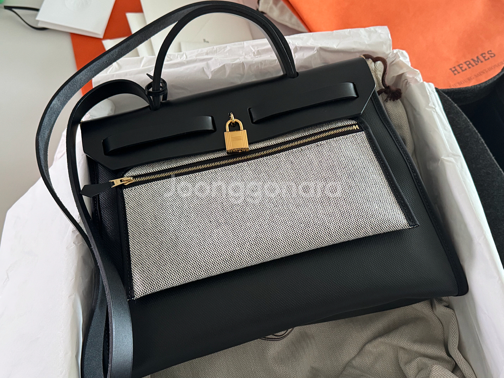 에르메스 에르백31 코팅 블랙 금장 새상품--4