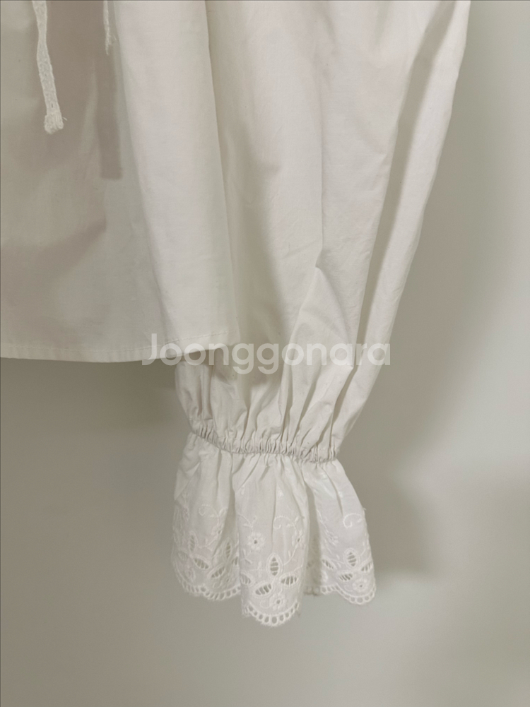 바이씨니 프라하 블라우스 새상품--3