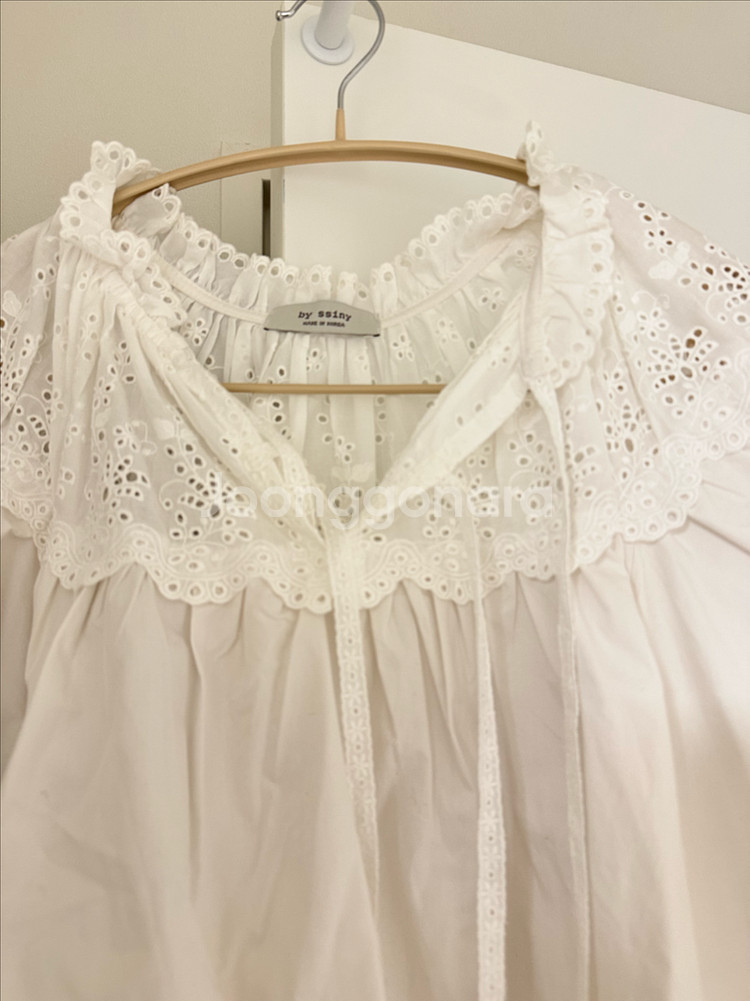 바이씨니 프라하 블라우스 새상품--2