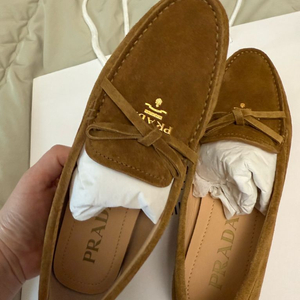 프라다 스웨이드 드라이빙슈즈 37.5 모카무스컬러 새상품