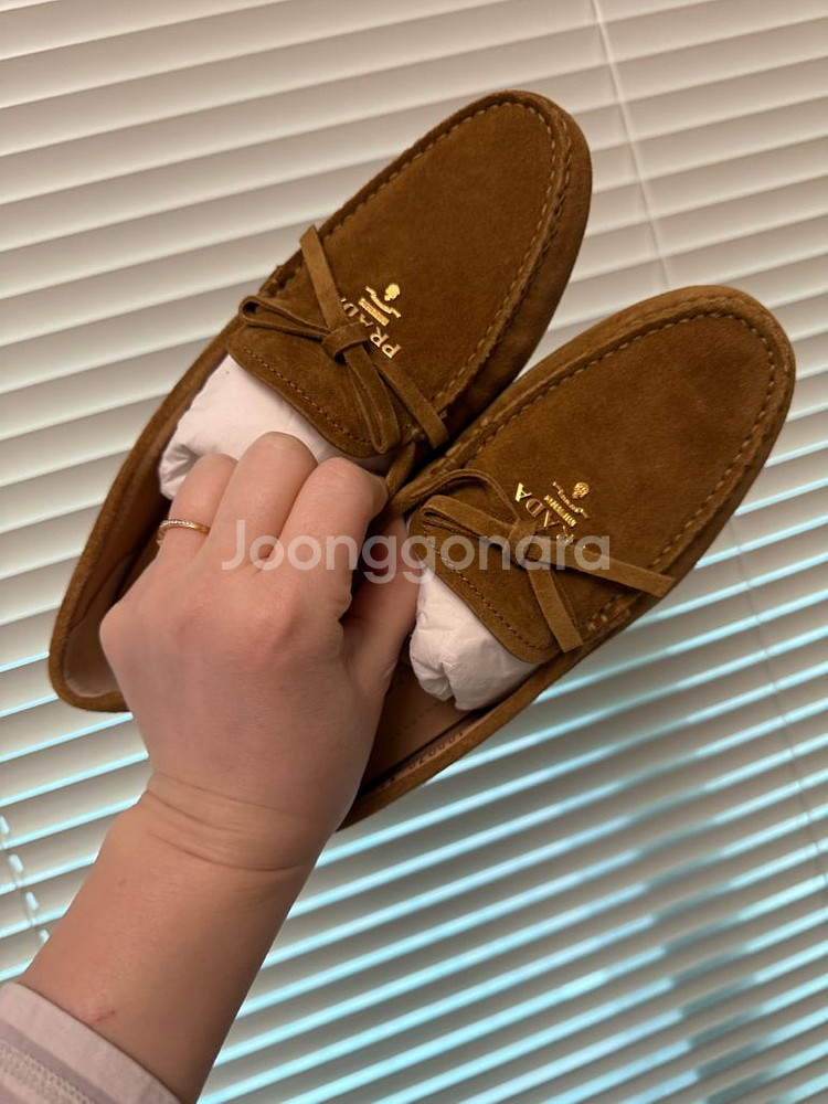 프라다 스웨이드 드라이빙슈즈 37.5 모카무스컬러 새상품--6