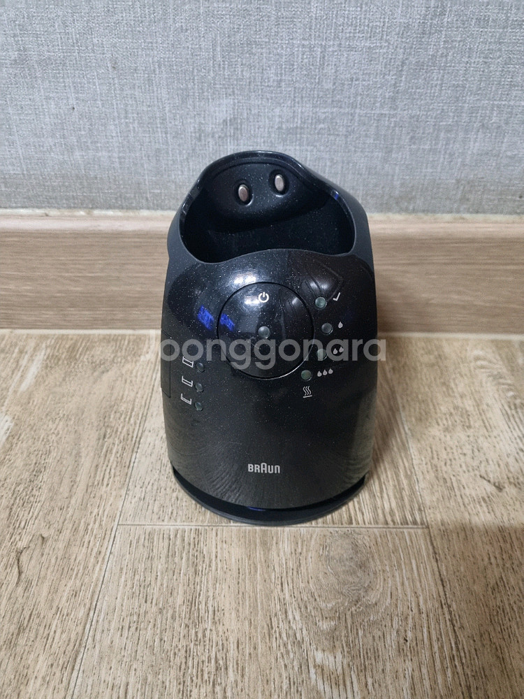 브라운 면도기 스마트클리너(5675) 팝니다--0