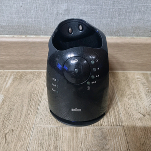 브라운 면도기 스마트클리너(5675) 팝니다