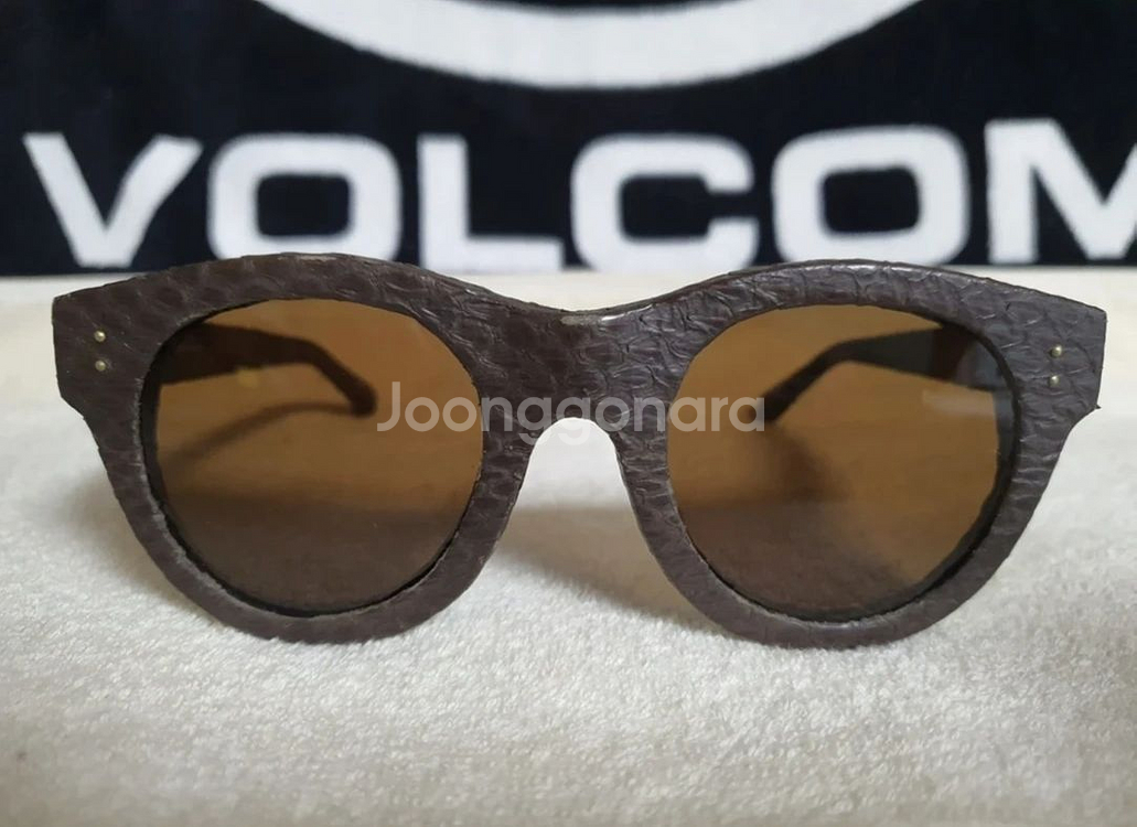 정품 영국 린다페로우 뱀피 선글라스 ( 남녀공용 )--0