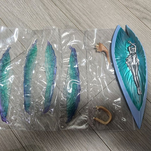 메탈빌드 서바인 날개+방패세트 커스텀 팝니다.