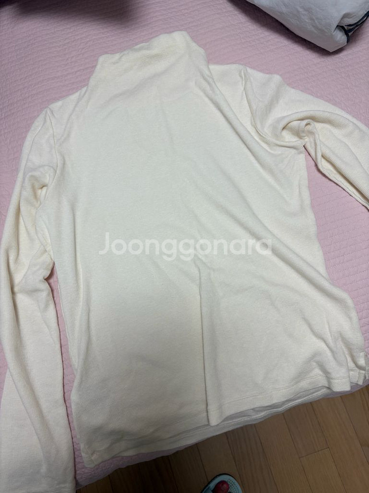 르깜봉 투비 모크넥 티셔츠 크림--1