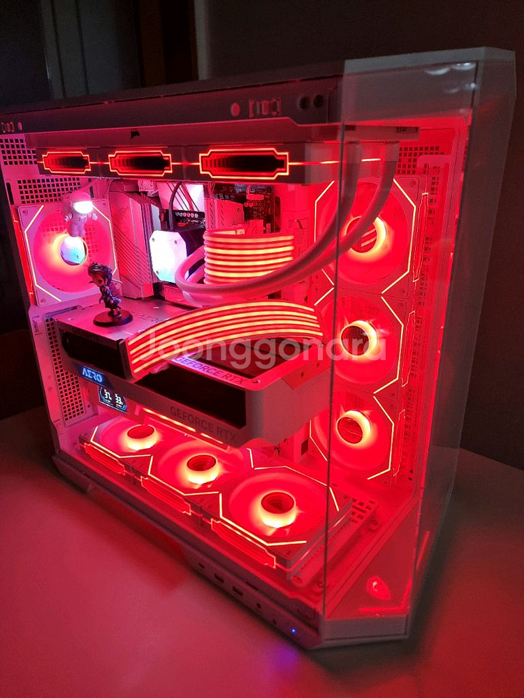 하이앤드급 게이밍 컴퓨터 인텔 i7 4080 화이트 컨셉 팝니다.--8