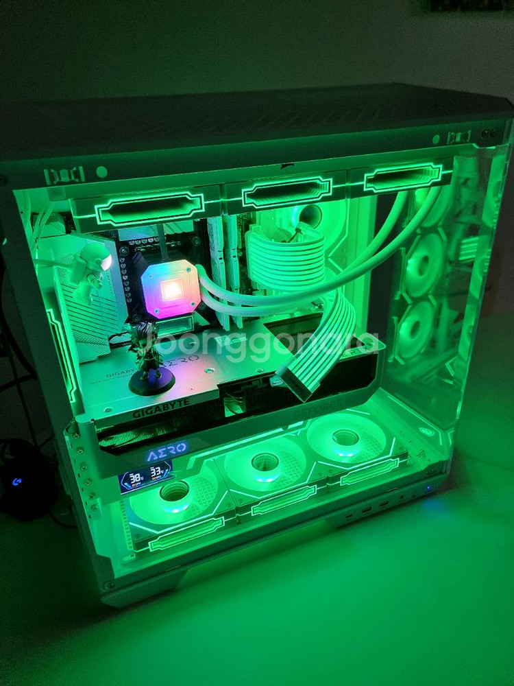 하이앤드급 게이밍 컴퓨터 인텔 i7 4080 화이트 컨셉 팝니다.--7