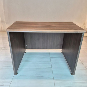 브라운 책상 무료나눔합니다. 이미지