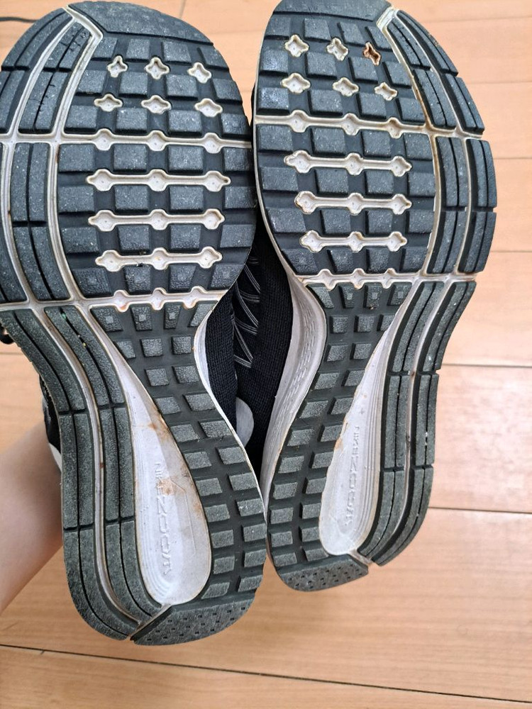 나이키 줌 페가수스 32 블랙 230mm--4