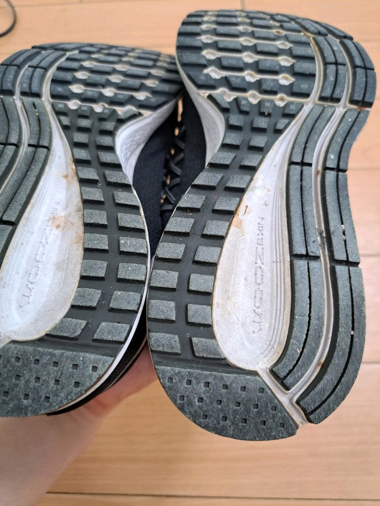 나이키 줌 페가수스 32 블랙 230mm--7