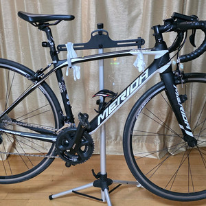 메리다 스컬트라 4000 풀카본 로드 급처합니다.