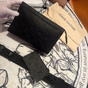 {당일출고/번개케어인증 루이비통 섀도우 가스통 크로스백