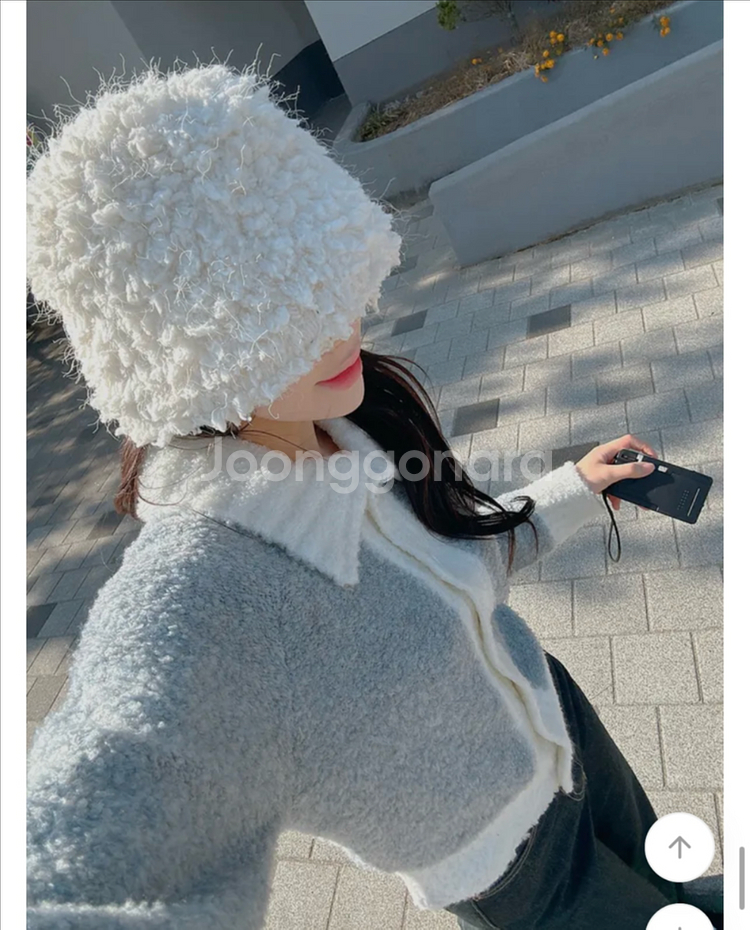 리리앤코 울 부클 배색 카라 니트 가디건 (새상품)--1