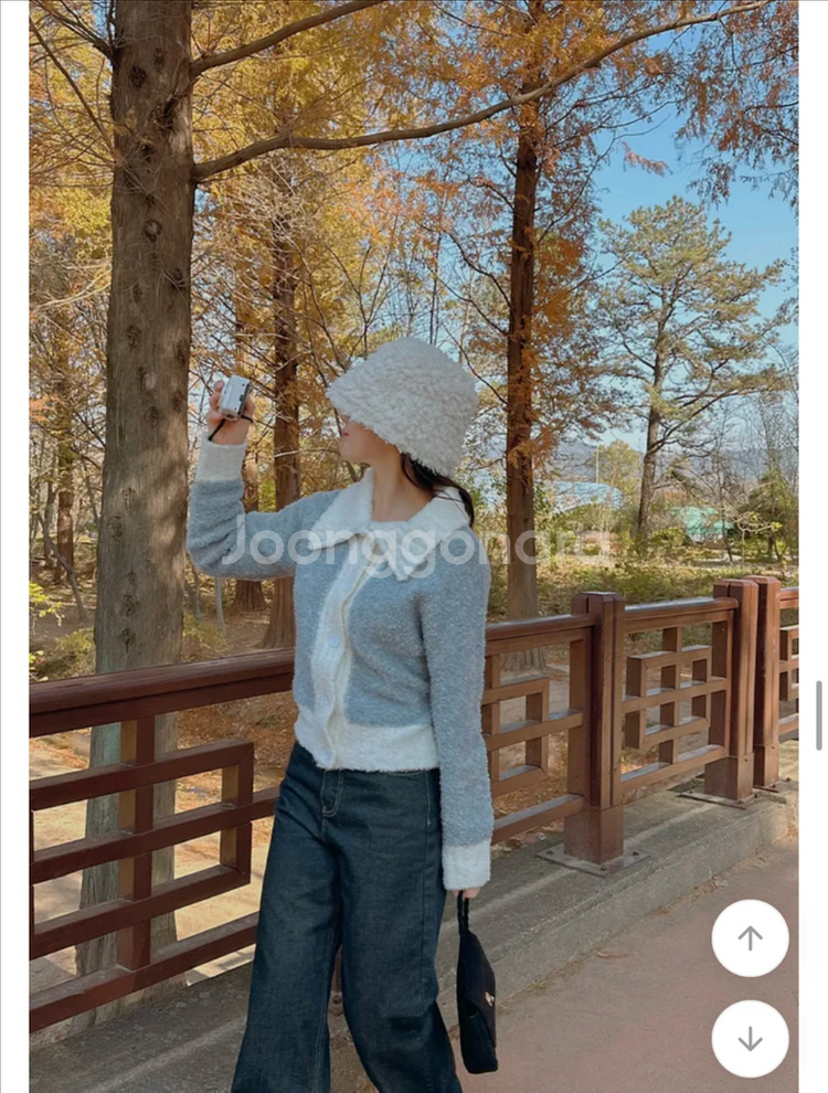 리리앤코 울 부클 배색 카라 니트 가디건 (새상품)--2