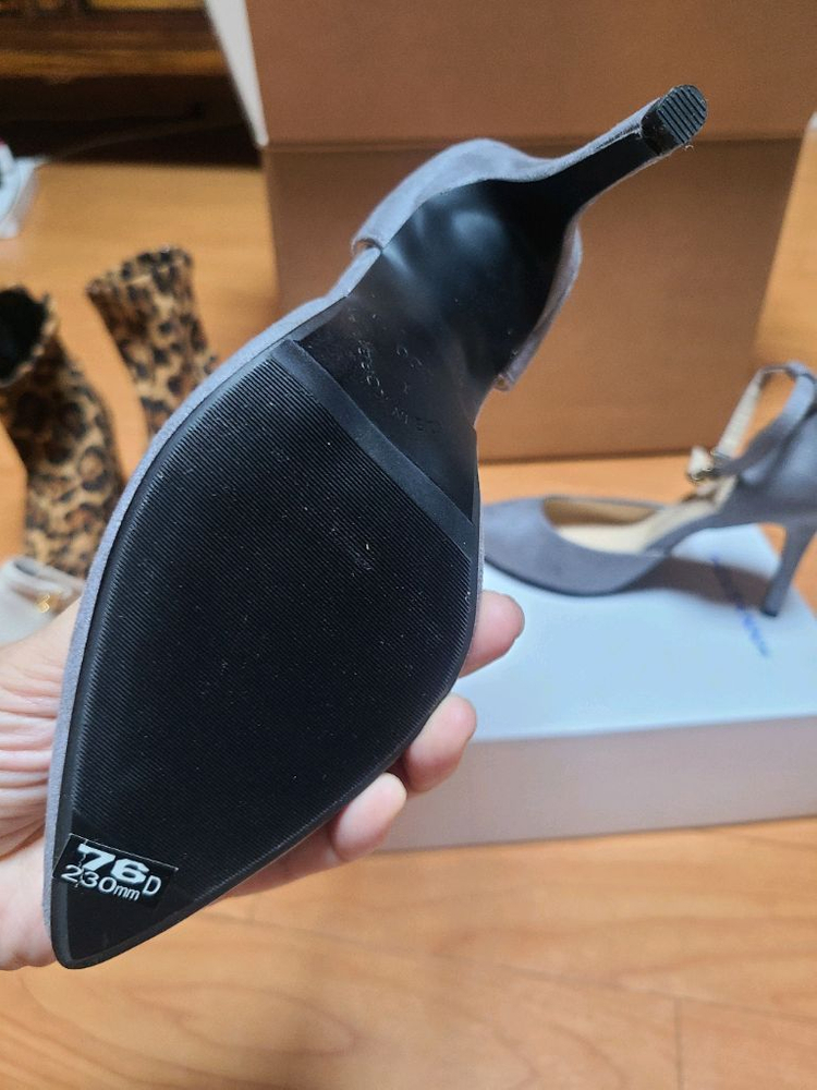 스웨이드 앵클 스트랩 힐 230mm--4