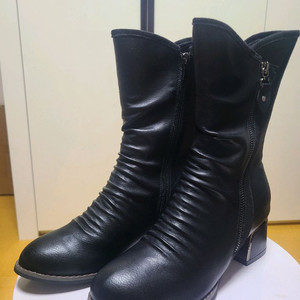 블랙 주름 미들 부츠 235mm