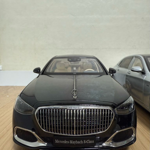 1:18 AlmostReal 얼모스트리얼 벤츠 마이바흐 다이캐스트