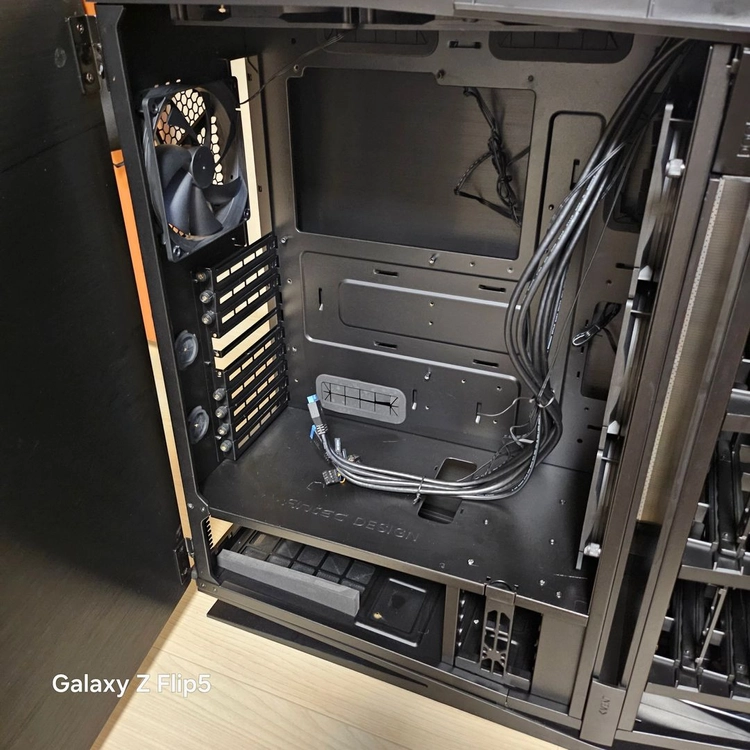 안텍 ANTEC S10 빅타워 케이스 판매합니다. 이미지