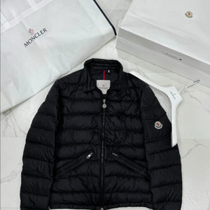 몽클레어 남성 아게이 패딩점퍼 새상품급